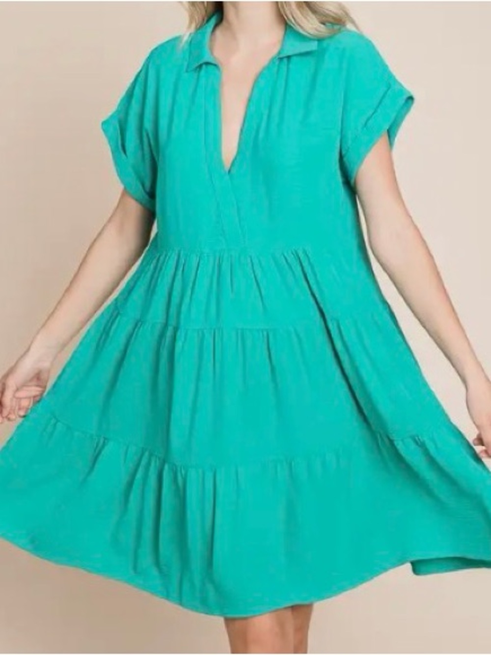 Women's Green Tiered V-Neck Dress